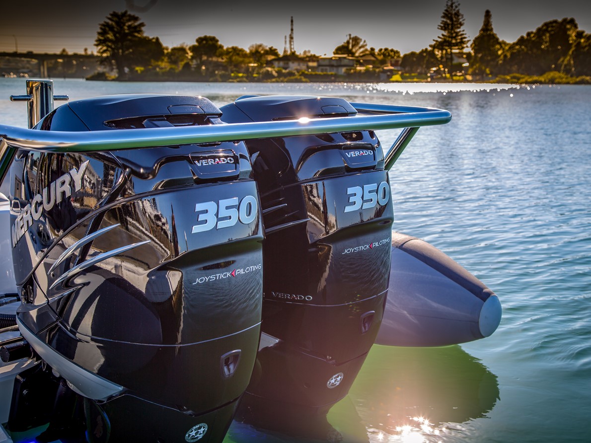HIGH HORSEPOWER, TWIN OUTBOARD CONFIGURATION