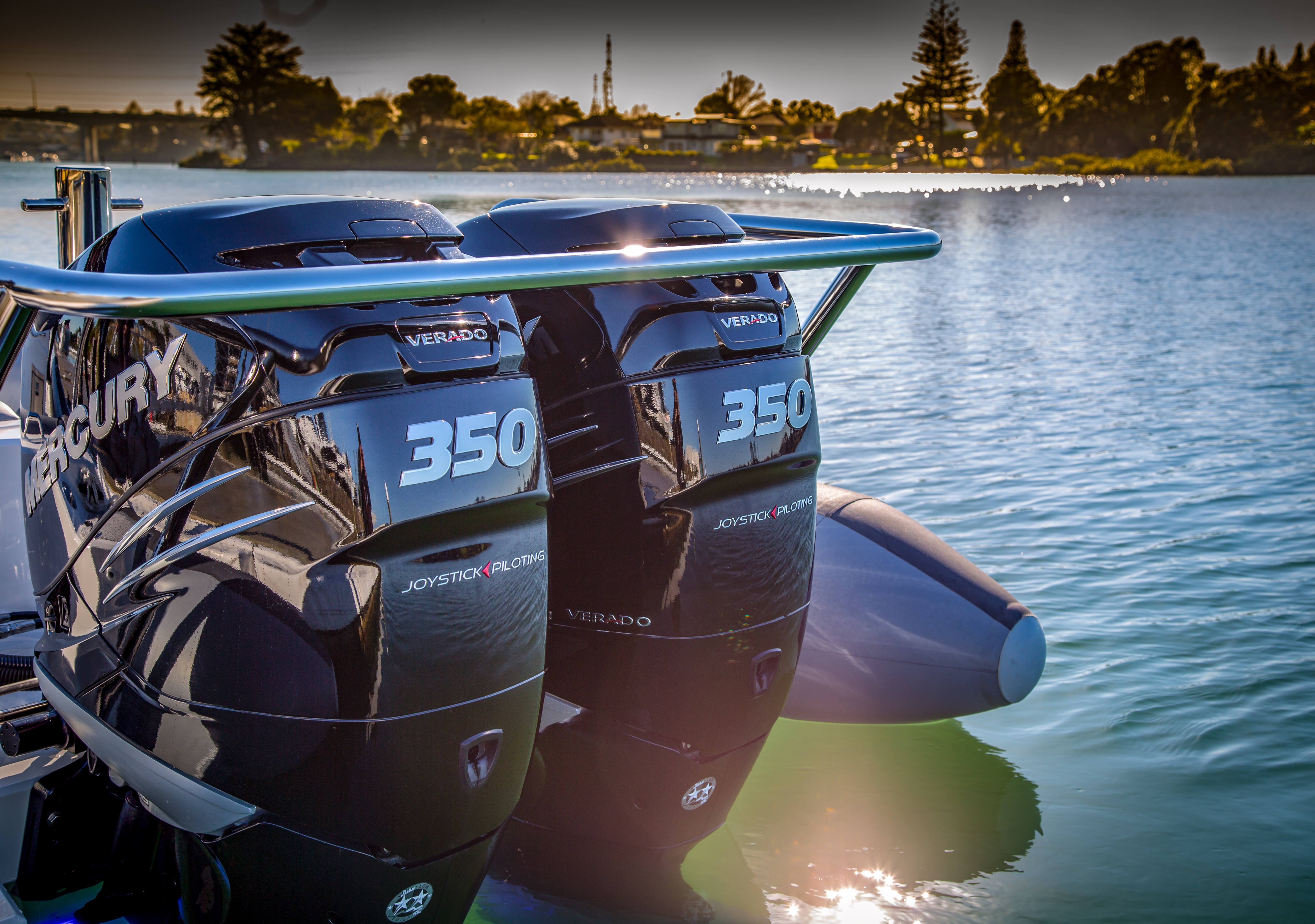 HIGH HORSEPOWER, TWIN OUTBOARD CONFIGURATION