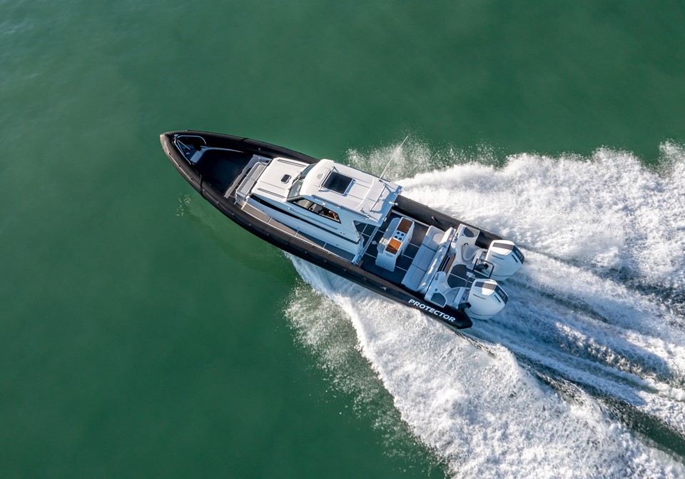 Rayglass releases custom Protector 410 Targa fitted with brand new twin Mercury V12 Verados.
